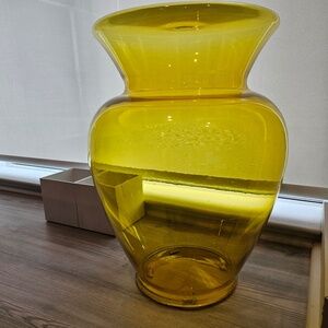 Vintage yellow vase stool by Philippe Starck for Kartell: La Bohéme series